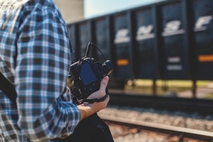 Fotografare in una stazione ferroviaria: è davvero vietato?