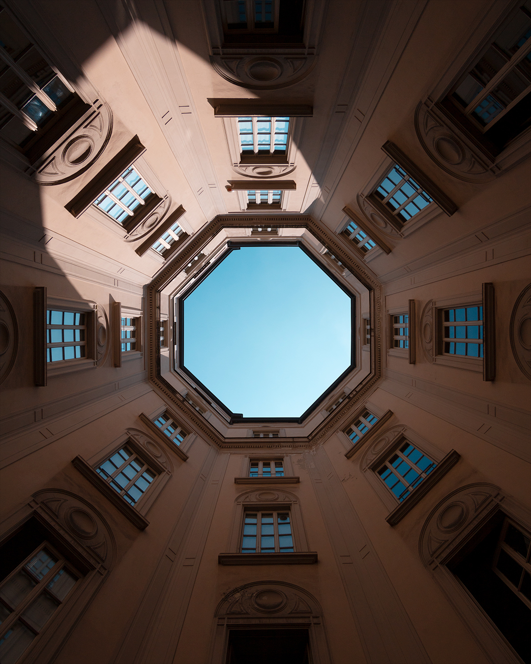 Cortile ottagonale di Casa Rossi